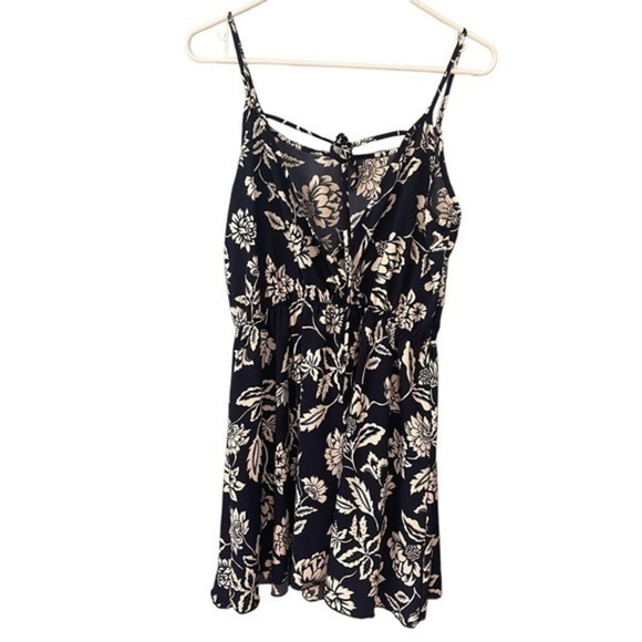 🔹5/$25🔹 Miss Daisy Blue and White Floral Spaghetti Strap Dress. Size Large - Picture 6 of 10